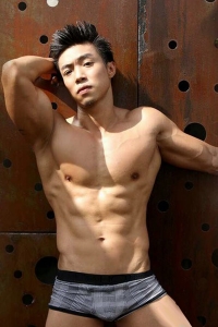 chatri-bangkok-muscular-asian-gay-masseur-escort-07