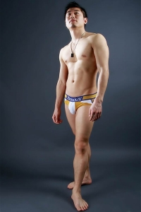 man-thai-gay-massage-escort-boy-bangkok-09